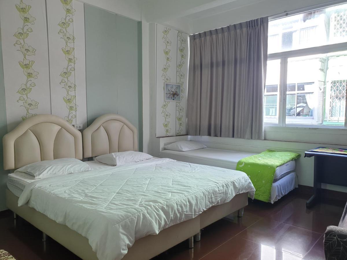 Room For You Bangkok Eksteriør billede